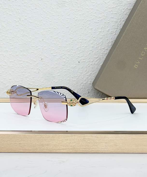 Picture of Bvlgari Sunglasses _SKUfw77096088fw